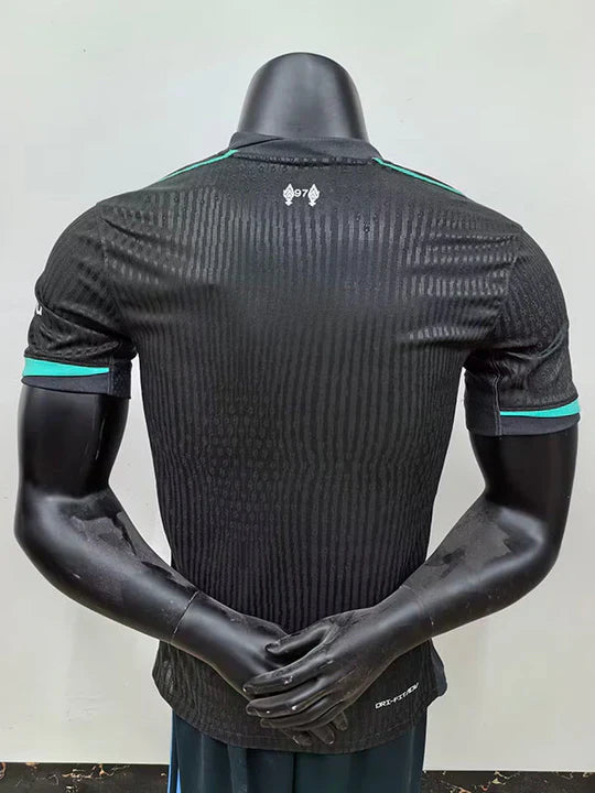 Maillot Liverpool saison 2023-2024 extérieur version player totalement noir
