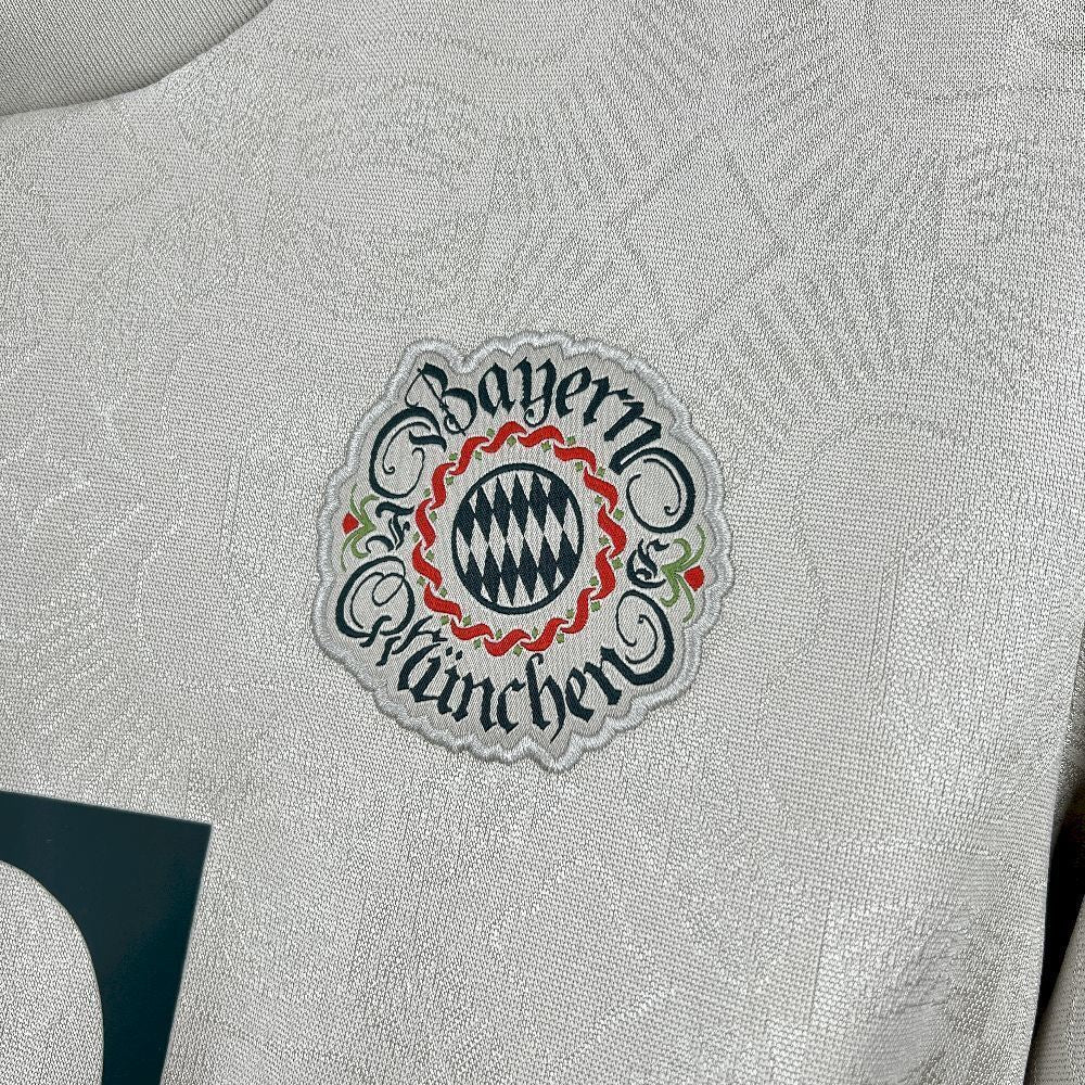 Maillot FC Bayern Munich Beer Festival Édition Spéciale 2025-2026