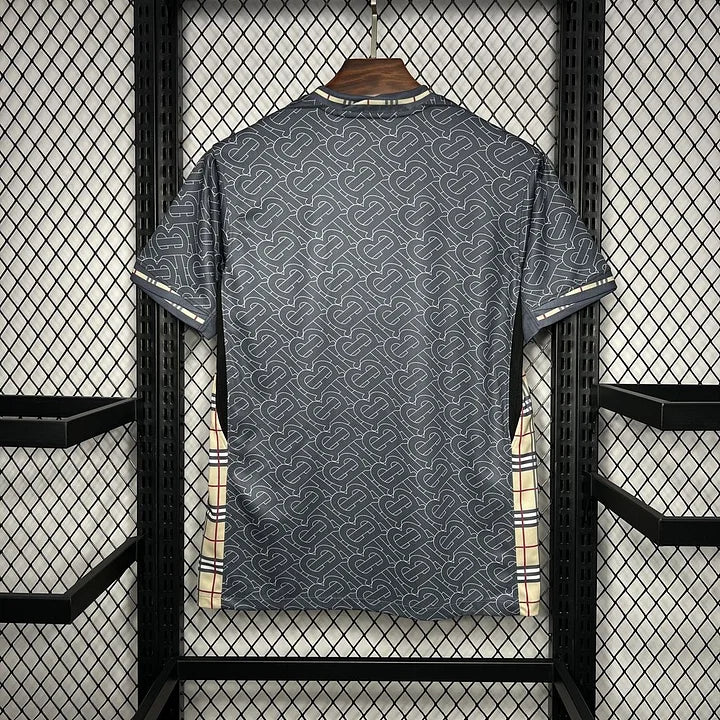 Maillot Angleterre foot concept Burberry 2024 2025